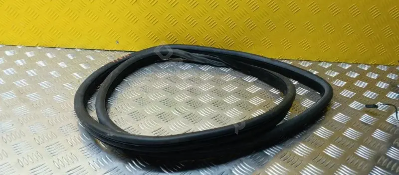 Уплотнитель двери BJ32253A10