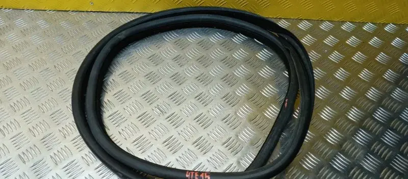 Уплотнитель двери BJ32253A11