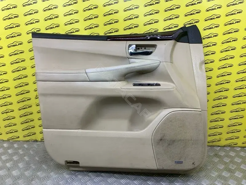 Обшивка двери 6762060D70