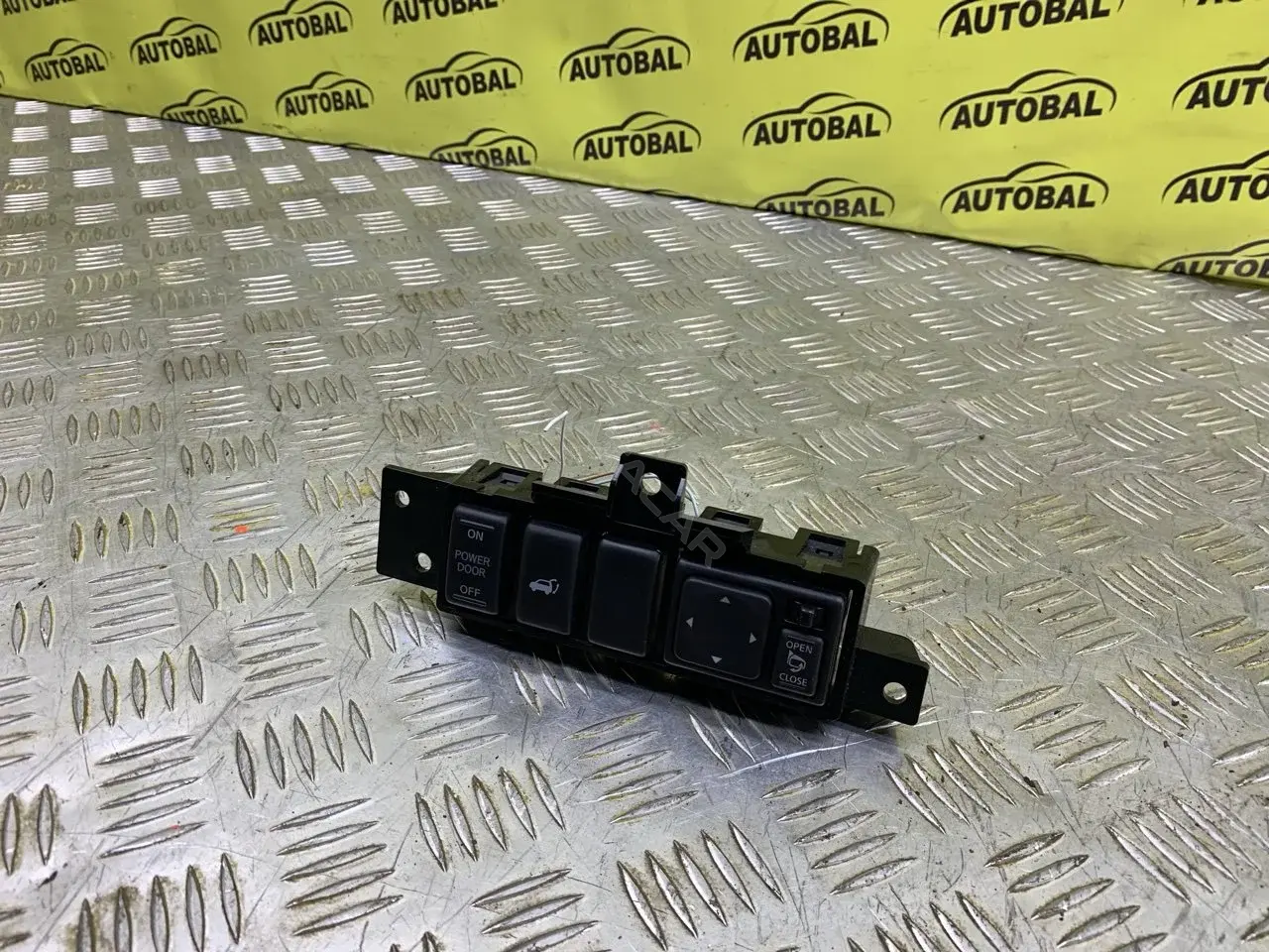 Блок кнопок 255701CA0A