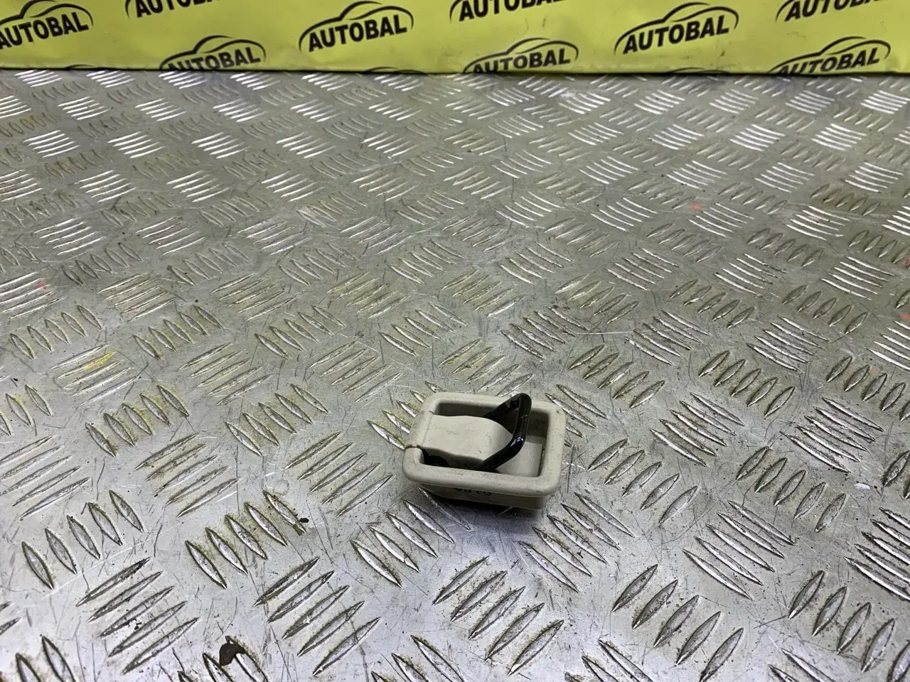 Крючок крепежный 74932CQ102