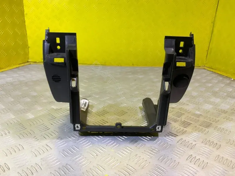 Центральная консоль 68246EB35A