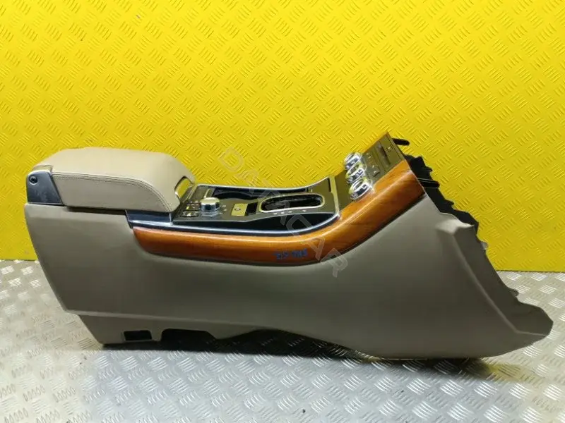Подлокотник LR016897