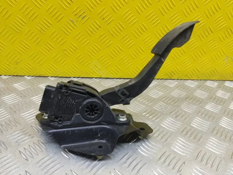 Педаль газа 1600A149