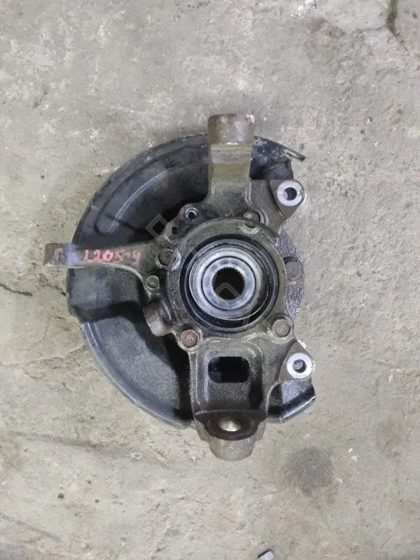 Поворотный кулак 3870A110