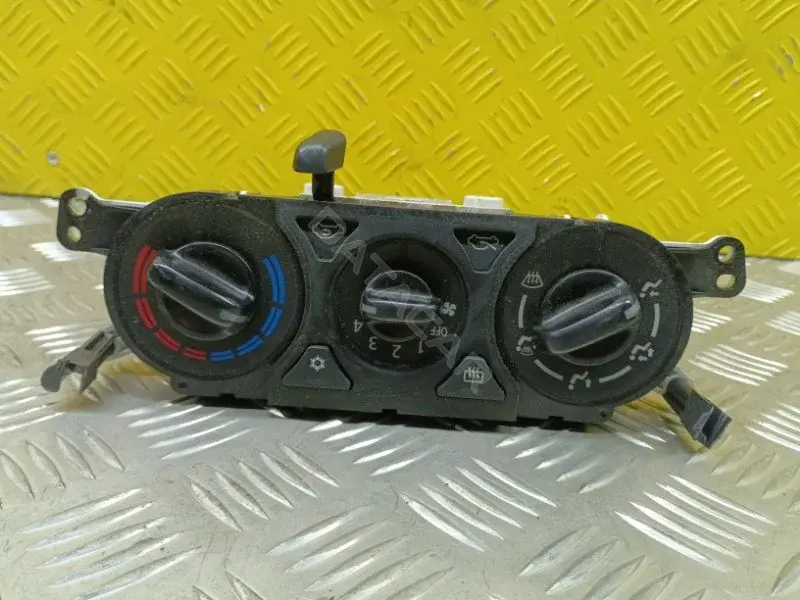 Блок управления климат-контролем 7820A741