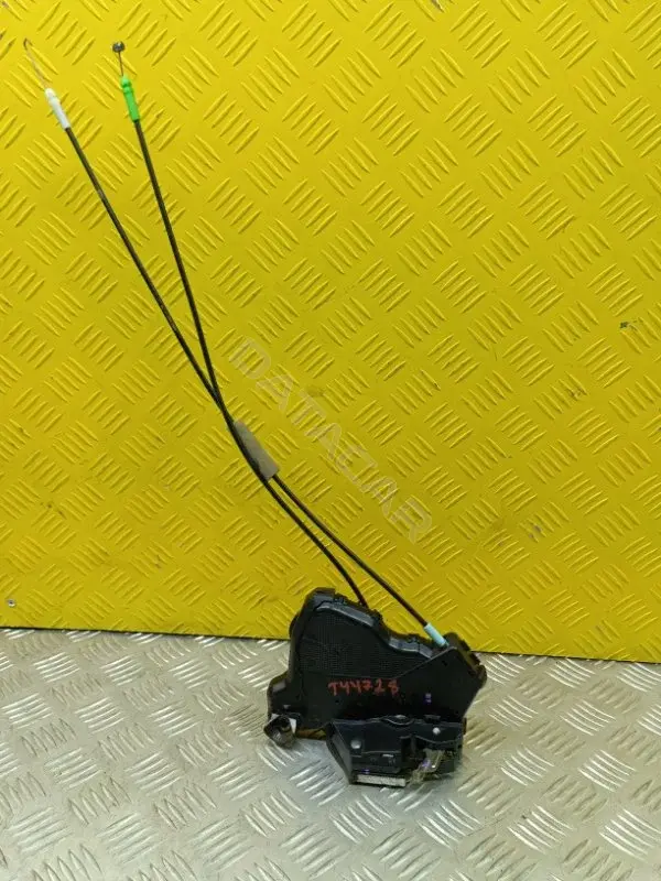 Замок двери 690300K060