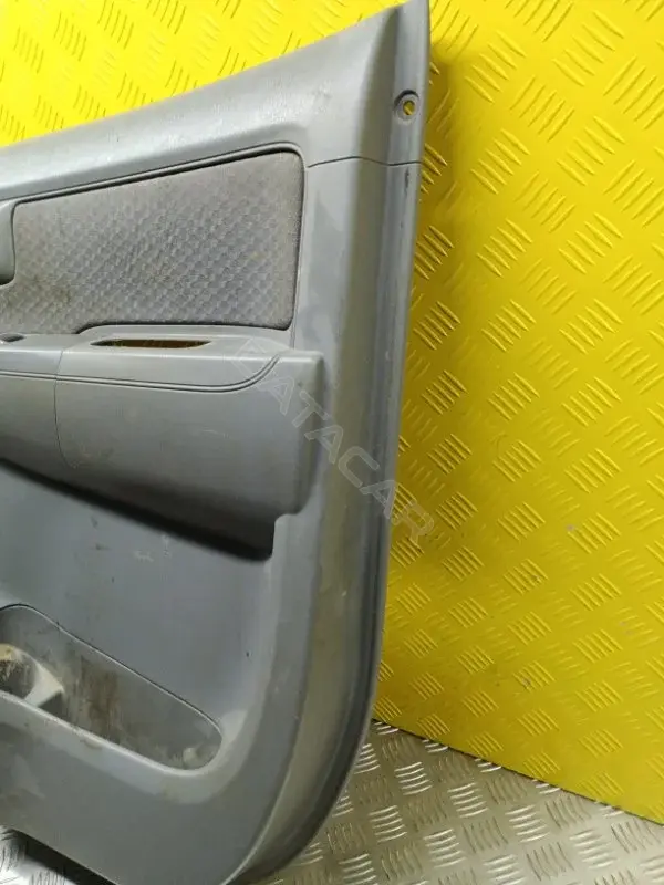 Обшивка двери 676300K440