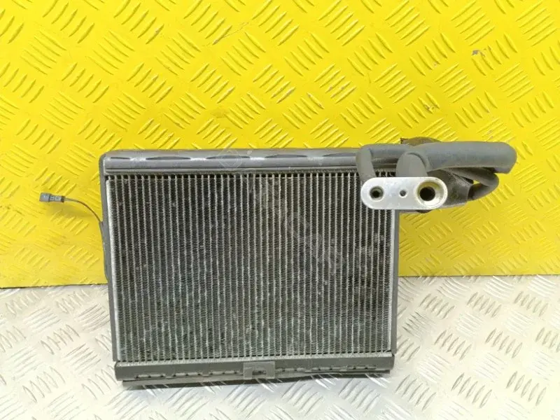 Испаритель кондиционера LR015350