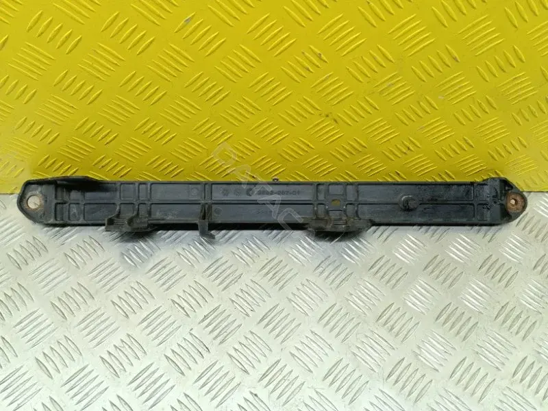 Кронштейн радиатора 164540L120
