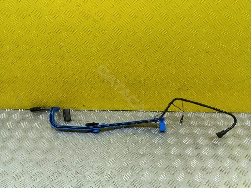 Датчик уровня топлива LR015377