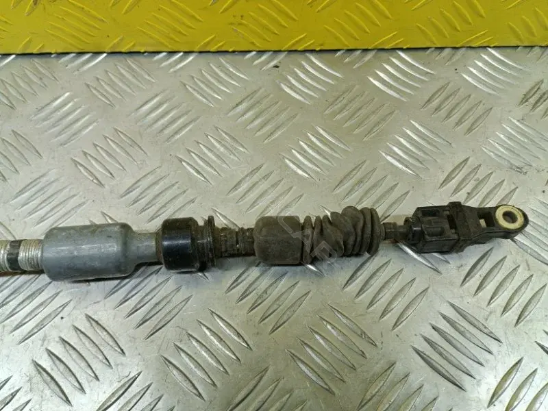 Трос КПП MR580768