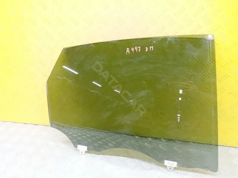 Стекло двери 823001BA1A