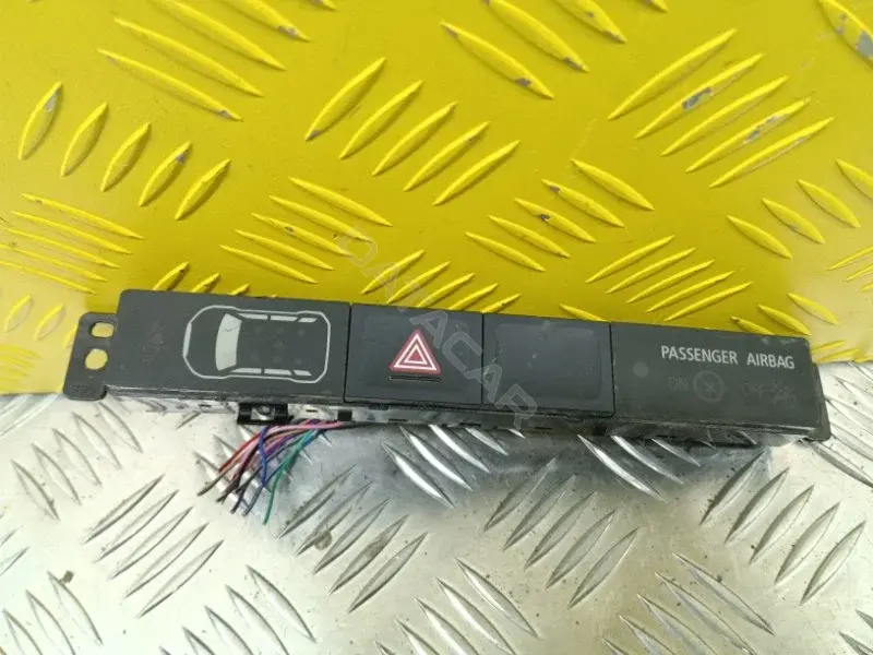 Кнопка аварийки 8002C293