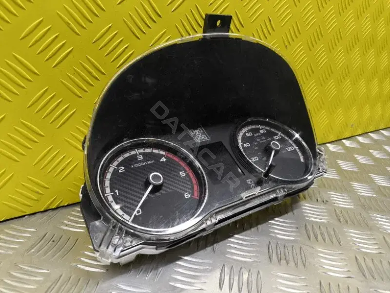 Панель приборов 8100C563