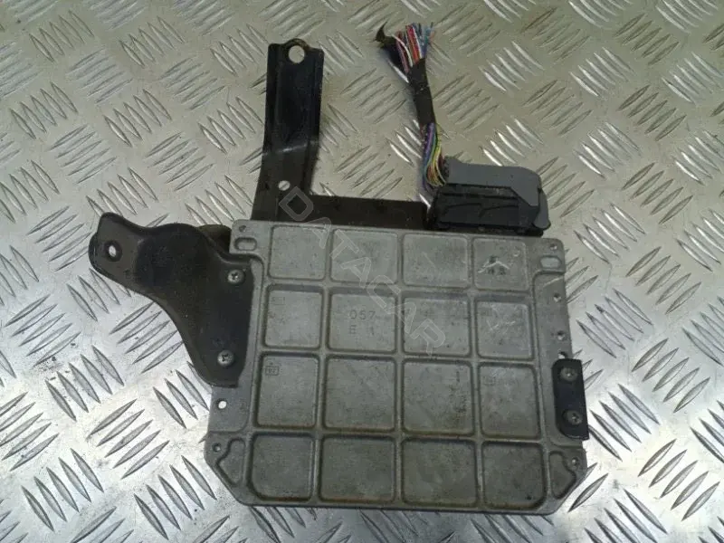 Блок управления двигателем 8966142D30