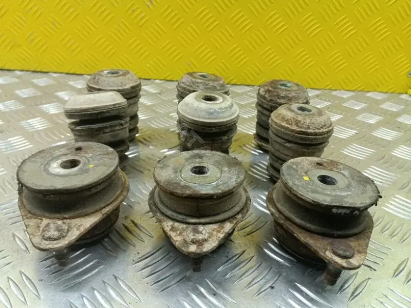 Подушка рамы 95520EB30A