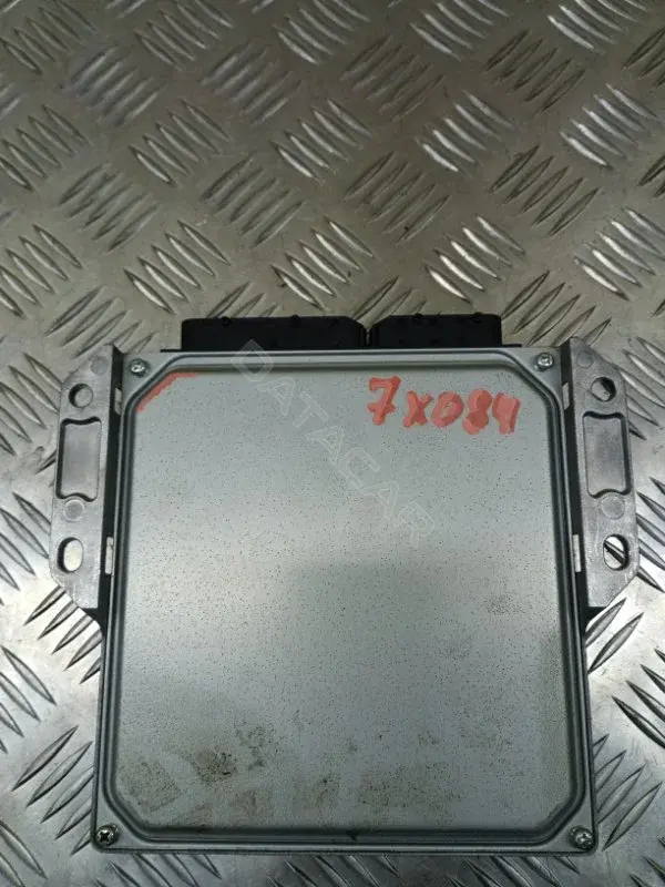 Блок управления двигателем 1860A549