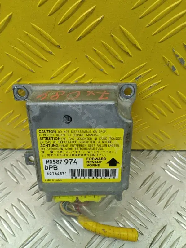 Блок управления подушками безопасности MR587974