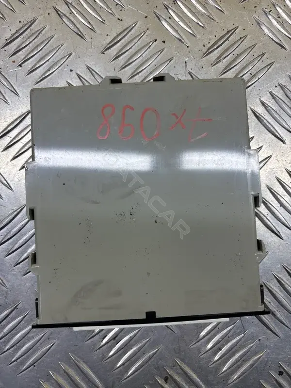Блок центрального замка 8999042070