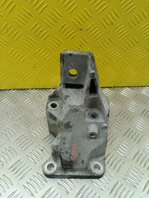 Кронштейн двигателя CPLA6037CB