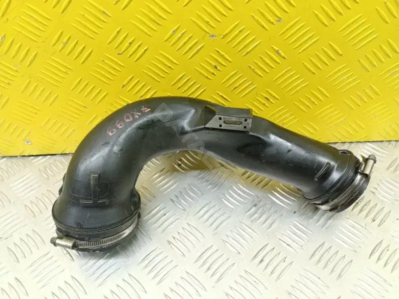 Патрубок воздушный LR063053