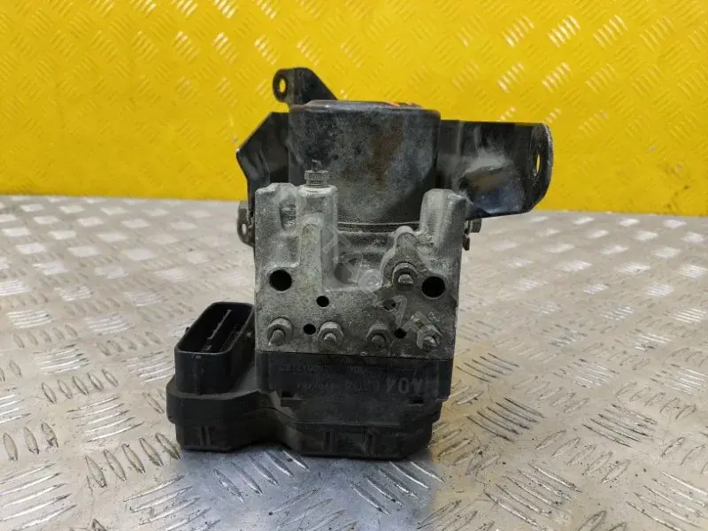 Блок управления АБС 4670A484