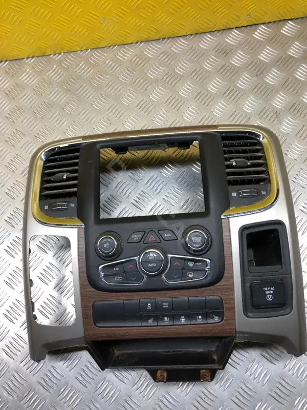 Рамка под магнитолу 1VY941X9AC