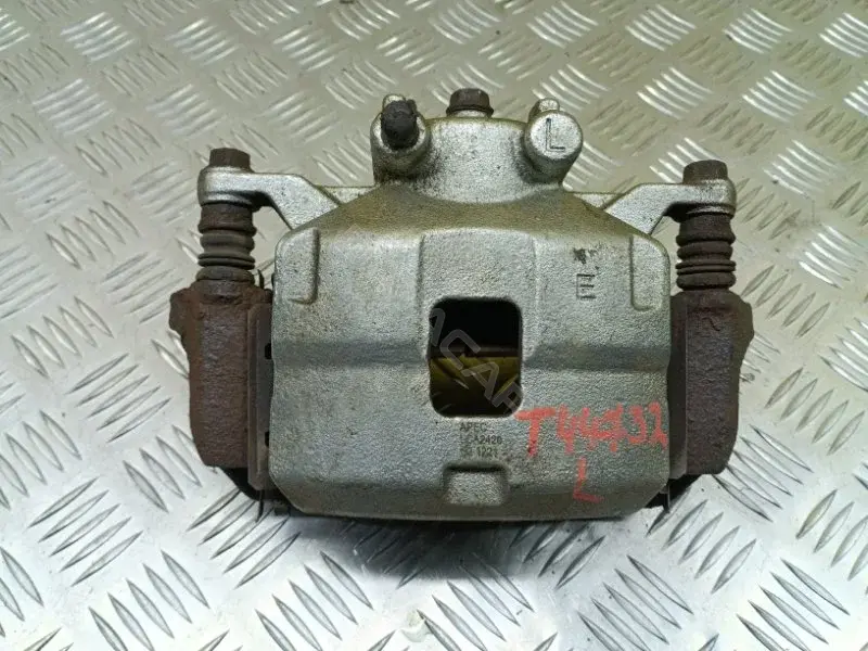 Суппорт тормозной 4605A201