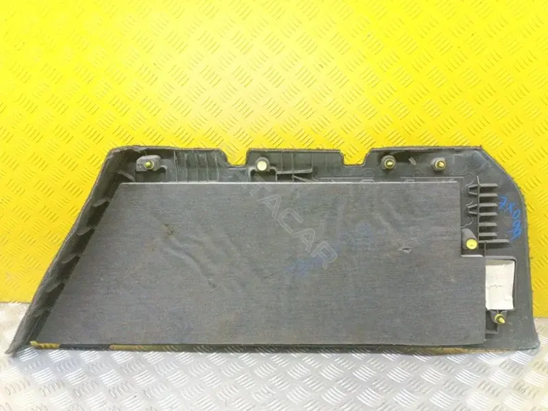 Обшивка багажника LR068085