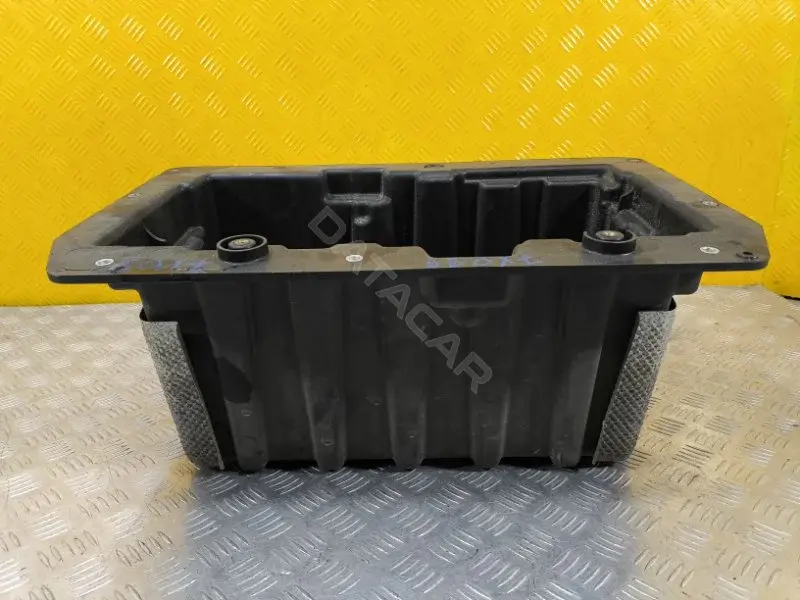 Полка аккумулятора LR057223