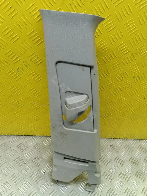 Обшивка стойки центральной 6242042070