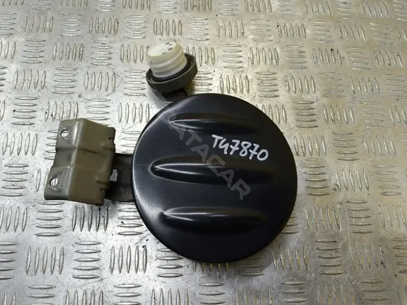 Крышка лючка топливного бака 5940A031