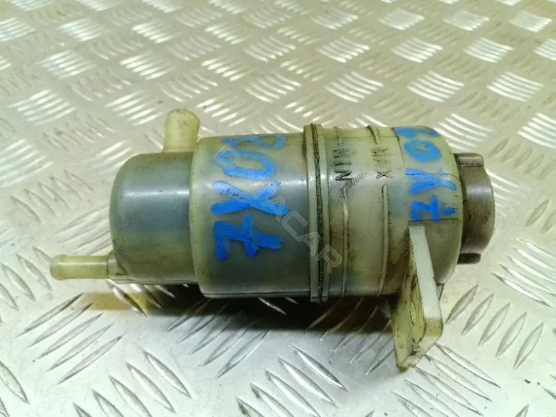 Бачок гидроусилителя MR995028