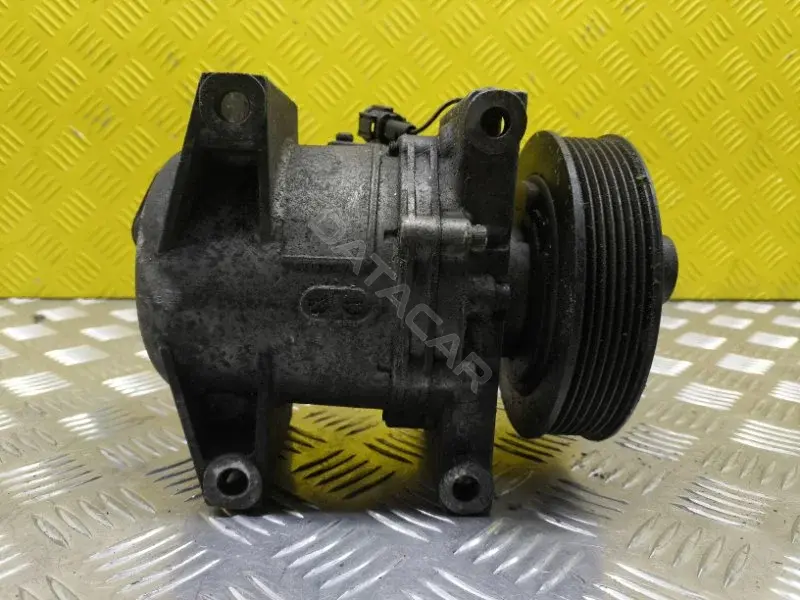 Компрессор кондиционера 92600EB40E