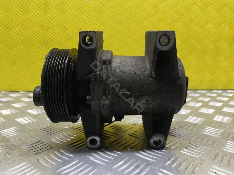 Компрессор кондиционера 92600EB70A
