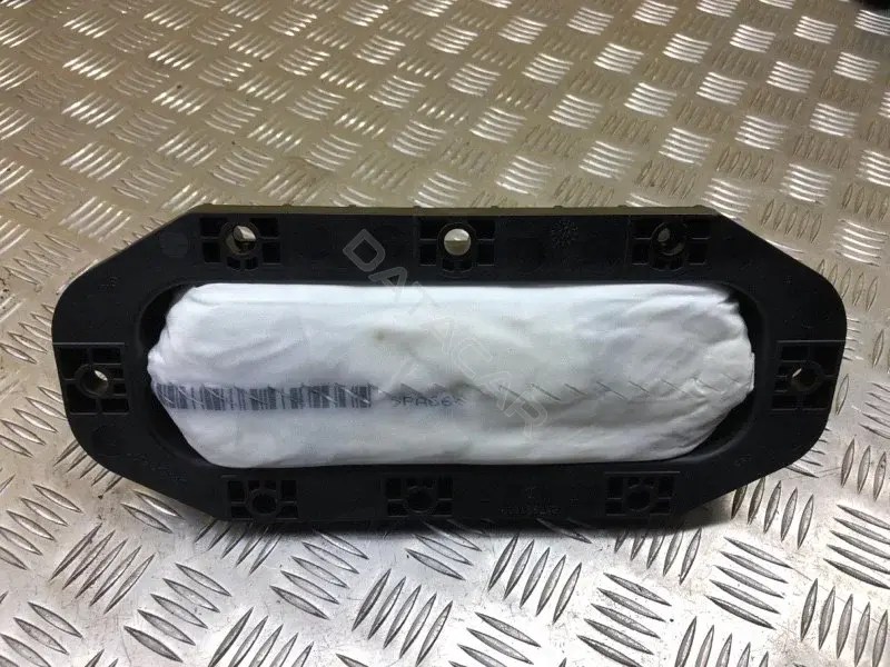 Подушка безопасности LR037934