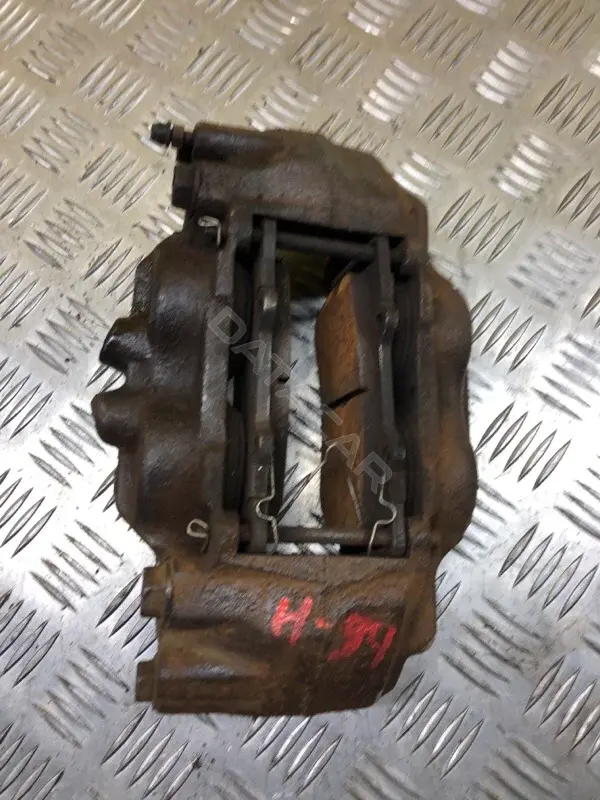 Суппорт тормозной 4773071010