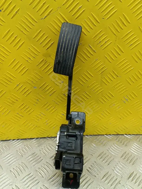 Педаль газа APM30009
