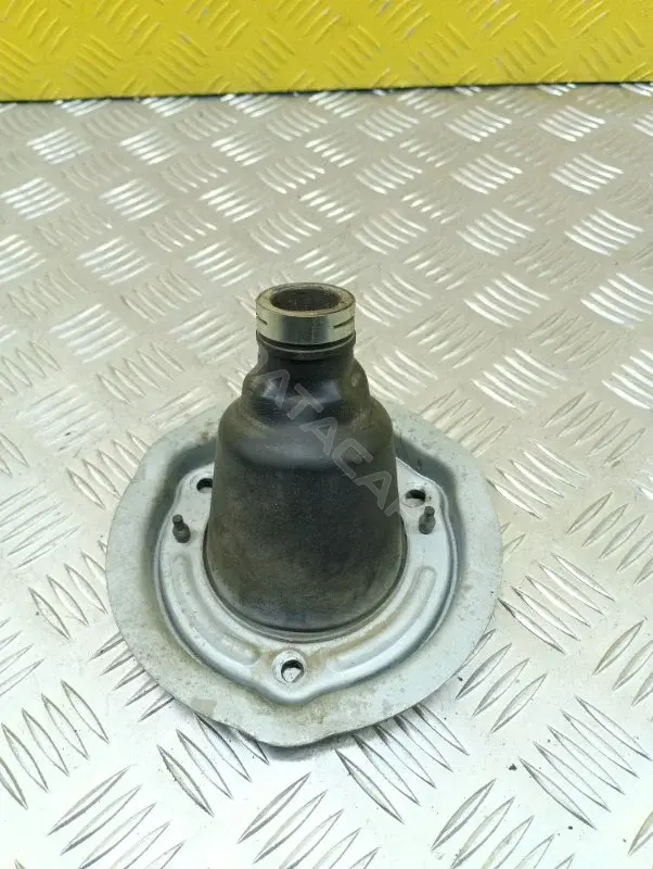 Кожух рулевой колонки 4401A095