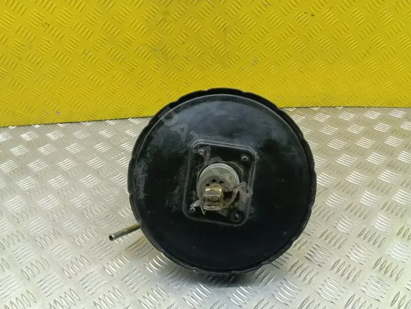 Главный тормозной цилиндр MN102441