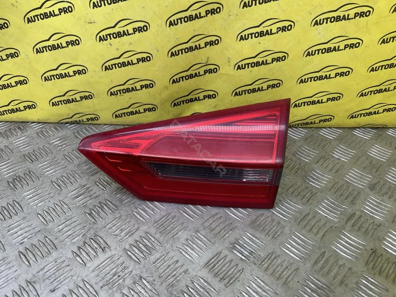 Задние фонари 01725303