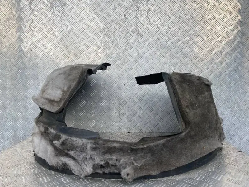 Подкрылок 04857760AA