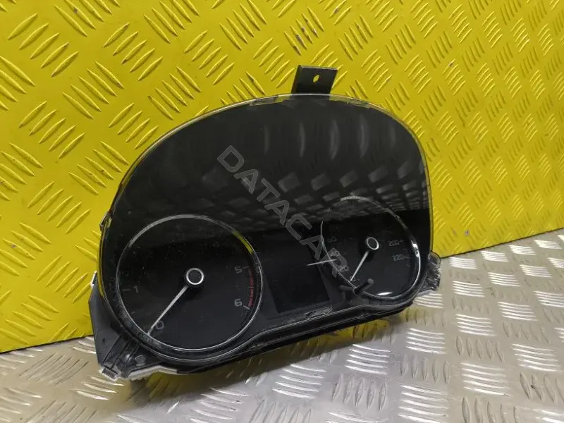 Панель приборов 8100C302