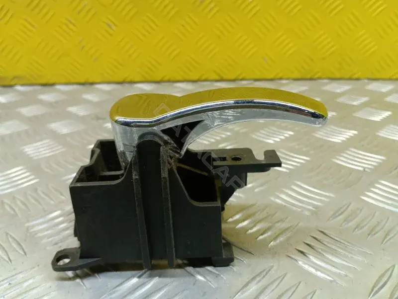 Ручка двери 80671EB32B
