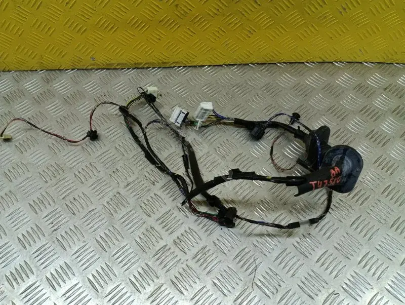 Проводка двери 8512B658