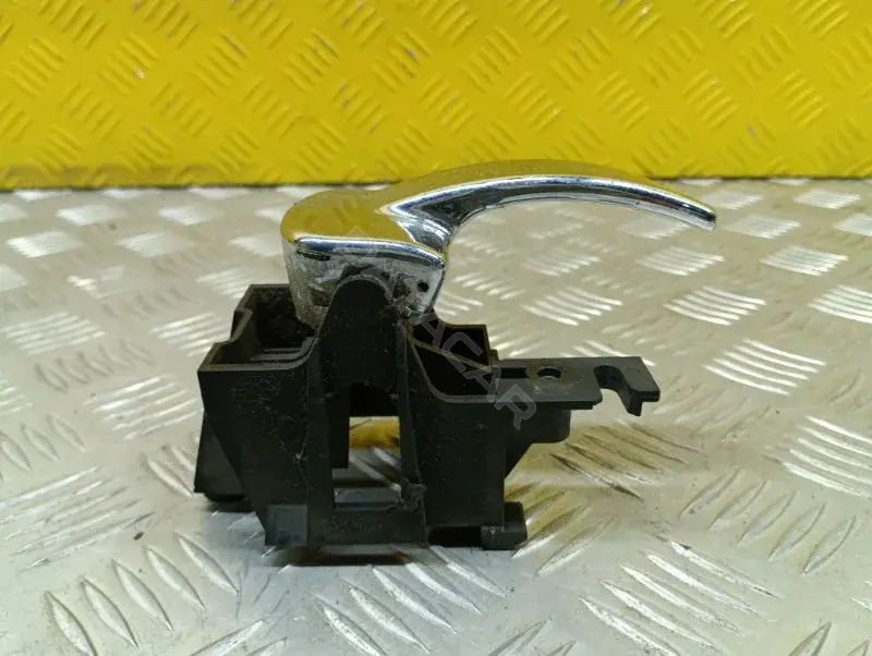 Ручка двери 80670EB32B