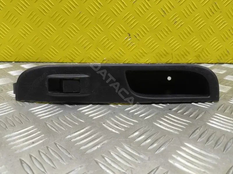 Кнопка стеклоподъемника MR587957