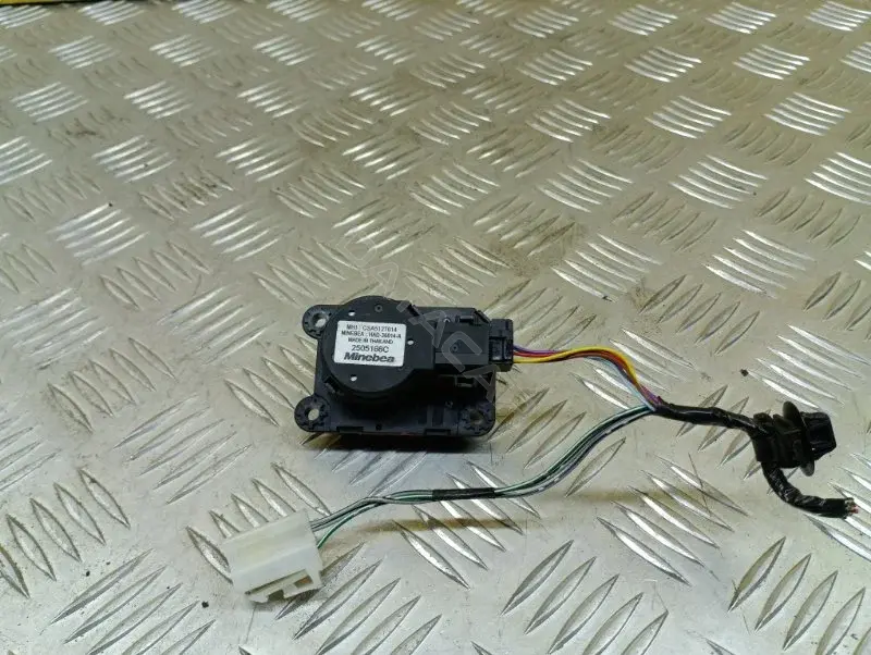Мотор заслонки печки CSA512T014