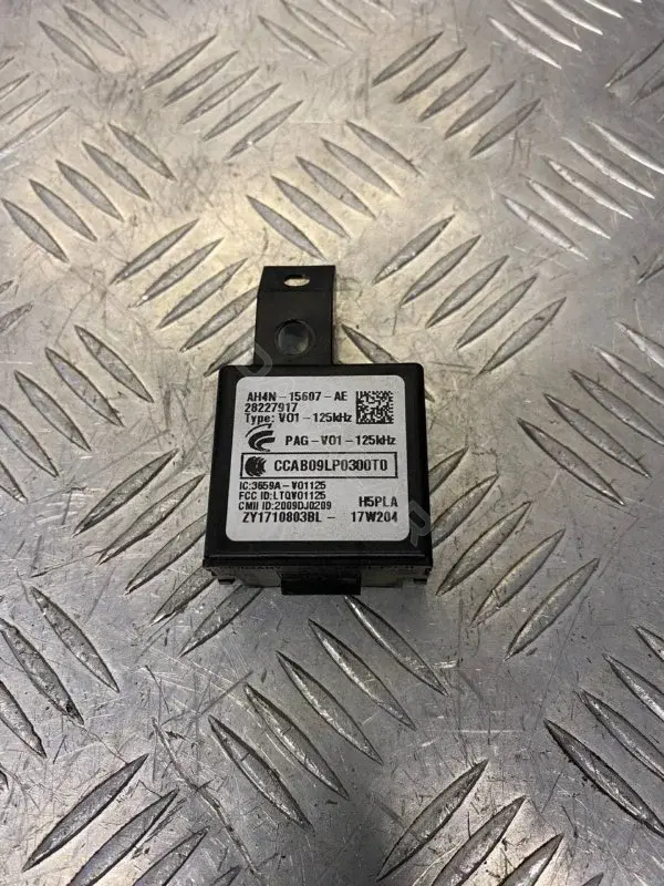 Иммобилайзер AH4N15607AE